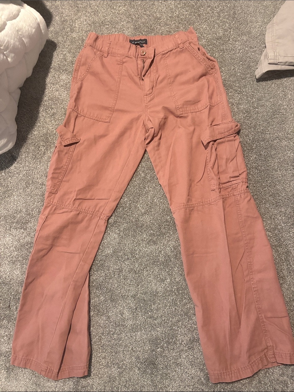 Women’s Utility Cargo pants.